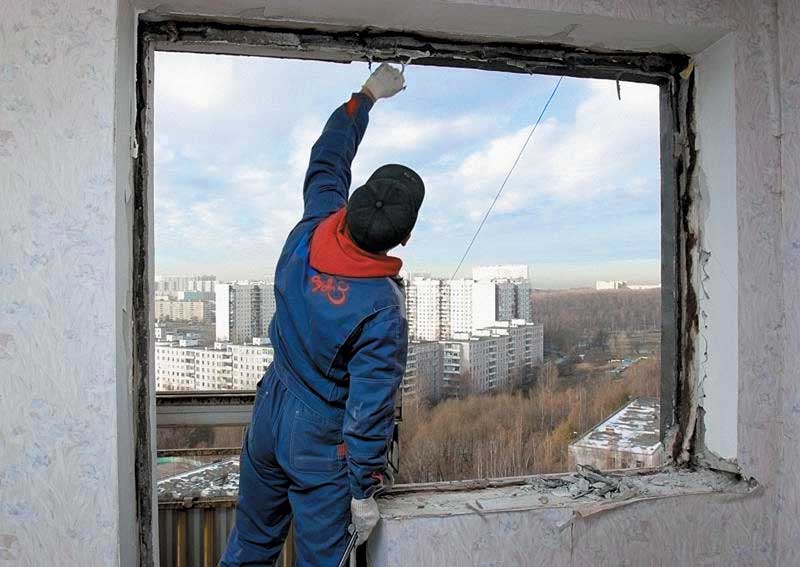 Демонтаж старого остекления балкона Ногинск