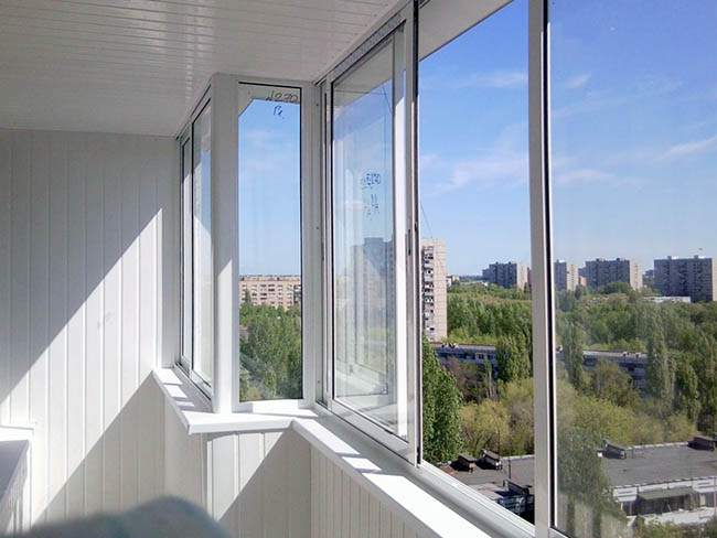 Нестандартное остекление балконов косой формы и проблемных балконов Ногинск